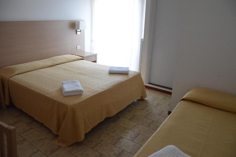 Hotel Caesar Pesaro Exterior photo